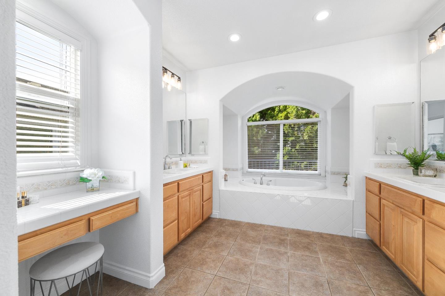 Detail Gallery Image 47 of 69 For 5949 Taormino Ave, San Jose,  CA 95123 - 5 Beds | 4/1 Baths