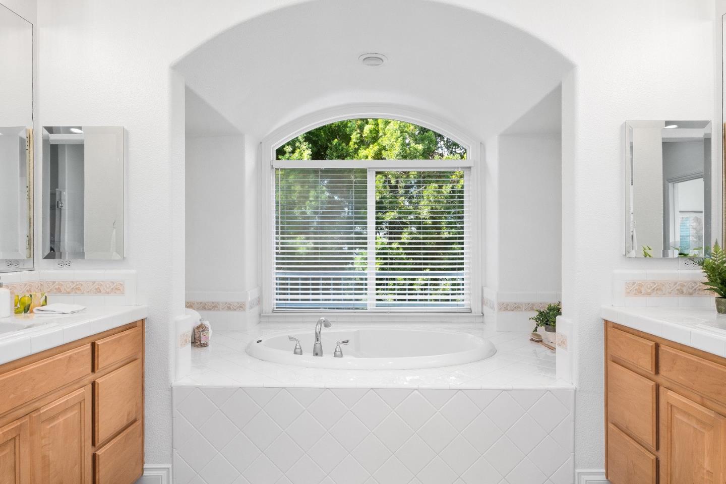 Detail Gallery Image 48 of 69 For 5949 Taormino Ave, San Jose,  CA 95123 - 5 Beds | 4/1 Baths