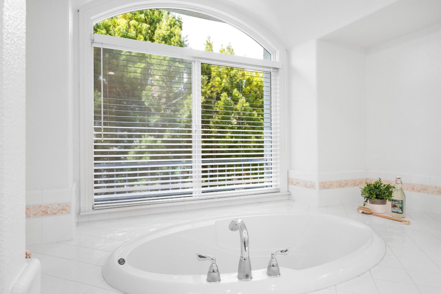 Detail Gallery Image 49 of 69 For 5949 Taormino Ave, San Jose,  CA 95123 - 5 Beds | 4/1 Baths