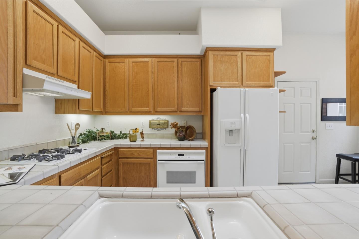 Detail Gallery Image 18 of 64 For 69 Windcrest Ln, South San Francisco,  CA 94080 - 3 Beds | 2/1 Baths