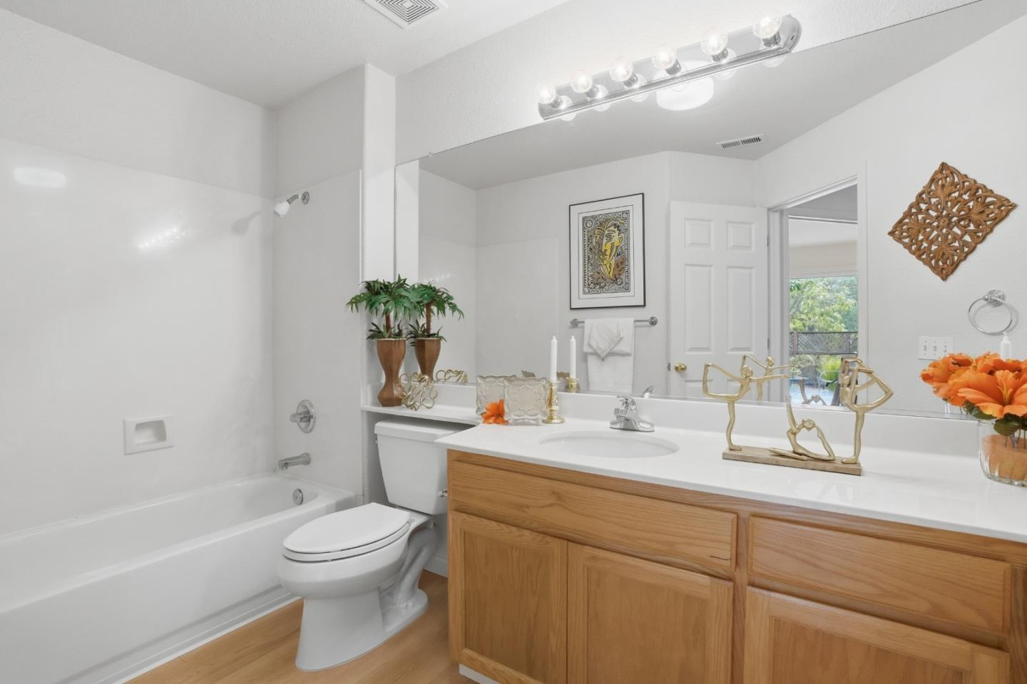 Detail Gallery Image 34 of 64 For 69 Windcrest Ln, South San Francisco,  CA 94080 - 3 Beds | 2/1 Baths