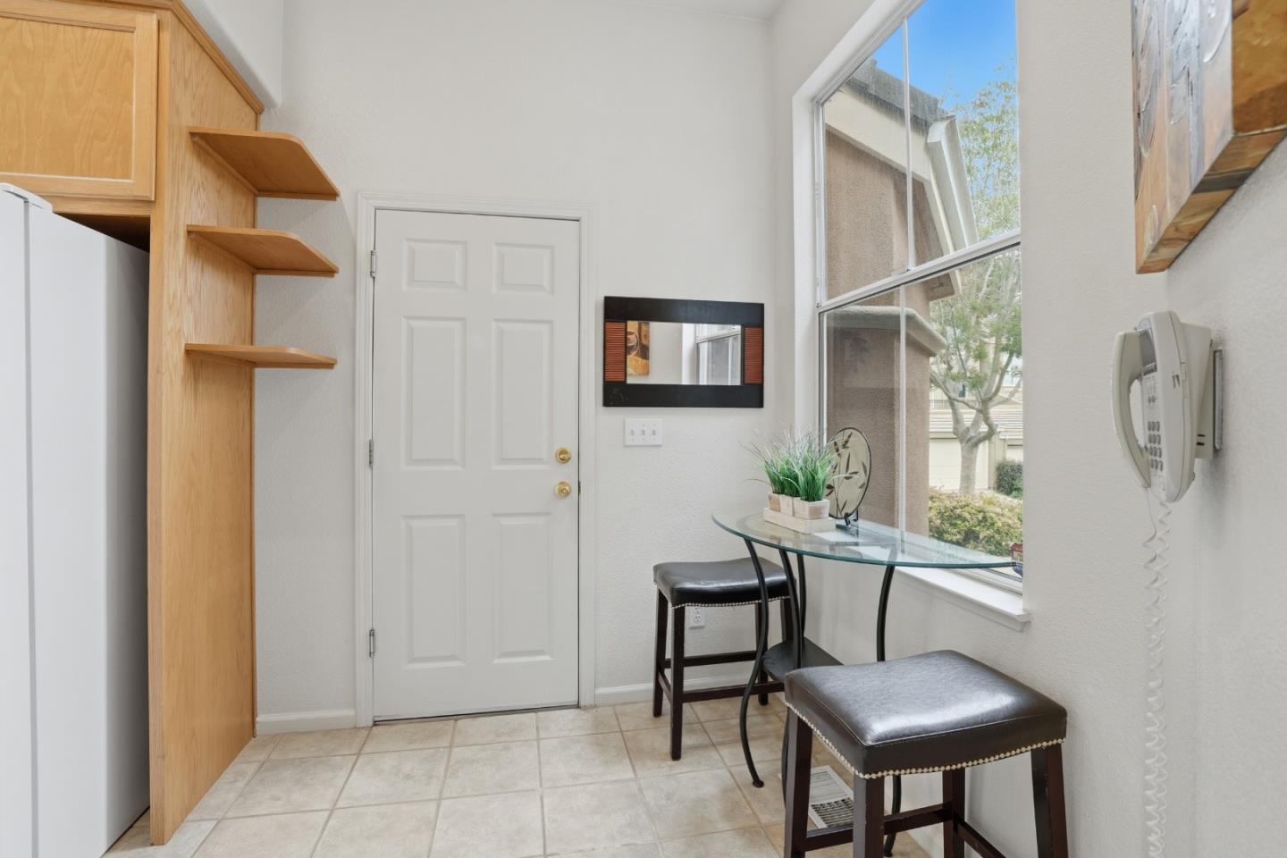 Detail Gallery Image 9 of 64 For 69 Windcrest Ln, South San Francisco,  CA 94080 - 3 Beds | 2/1 Baths