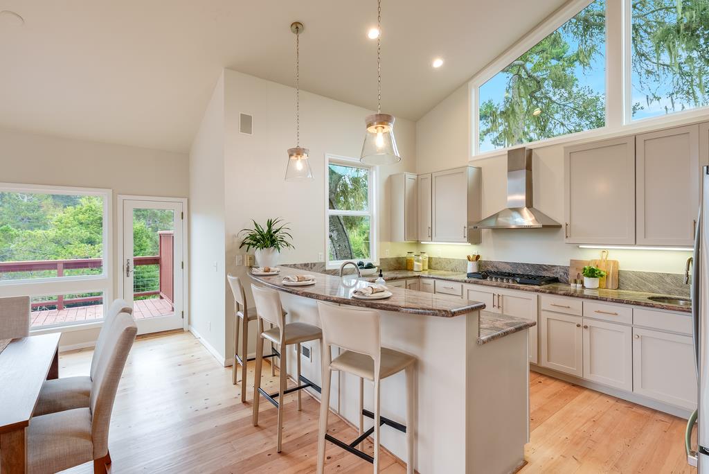 Detail Gallery Image 12 of 34 For 8 Cresta Way, Watsonville,  CA 95076 - 3 Beds | 3 Baths