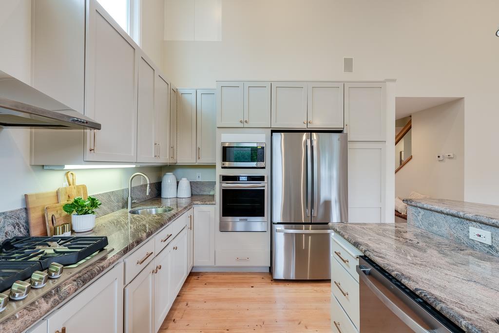 Detail Gallery Image 15 of 34 For 8 Cresta Way, Watsonville,  CA 95076 - 3 Beds | 3 Baths