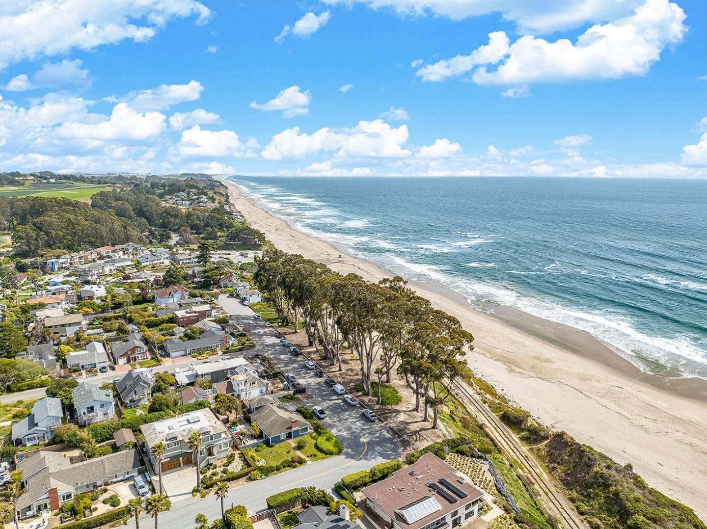 Detail Gallery Image 26 of 34 For 8 Cresta Way, Watsonville,  CA 95076 - 3 Beds | 3 Baths