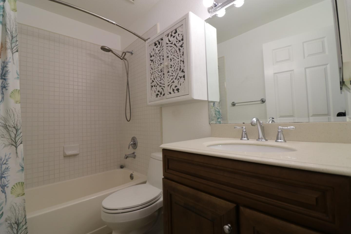 Detail Gallery Image 5 of 6 For 820 Casanova Ave #97,  Monterey,  CA 93940 - 1 Beds | 1 Baths