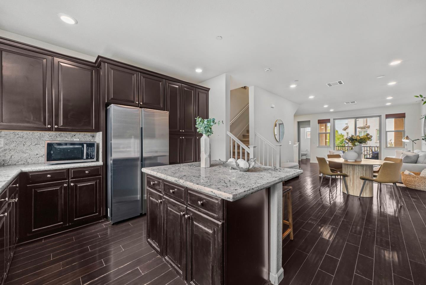 Detail Gallery Image 11 of 46 For 2753 Ferrara Cir, San Jose,  CA 95111 - 3 Beds | 3/1 Baths