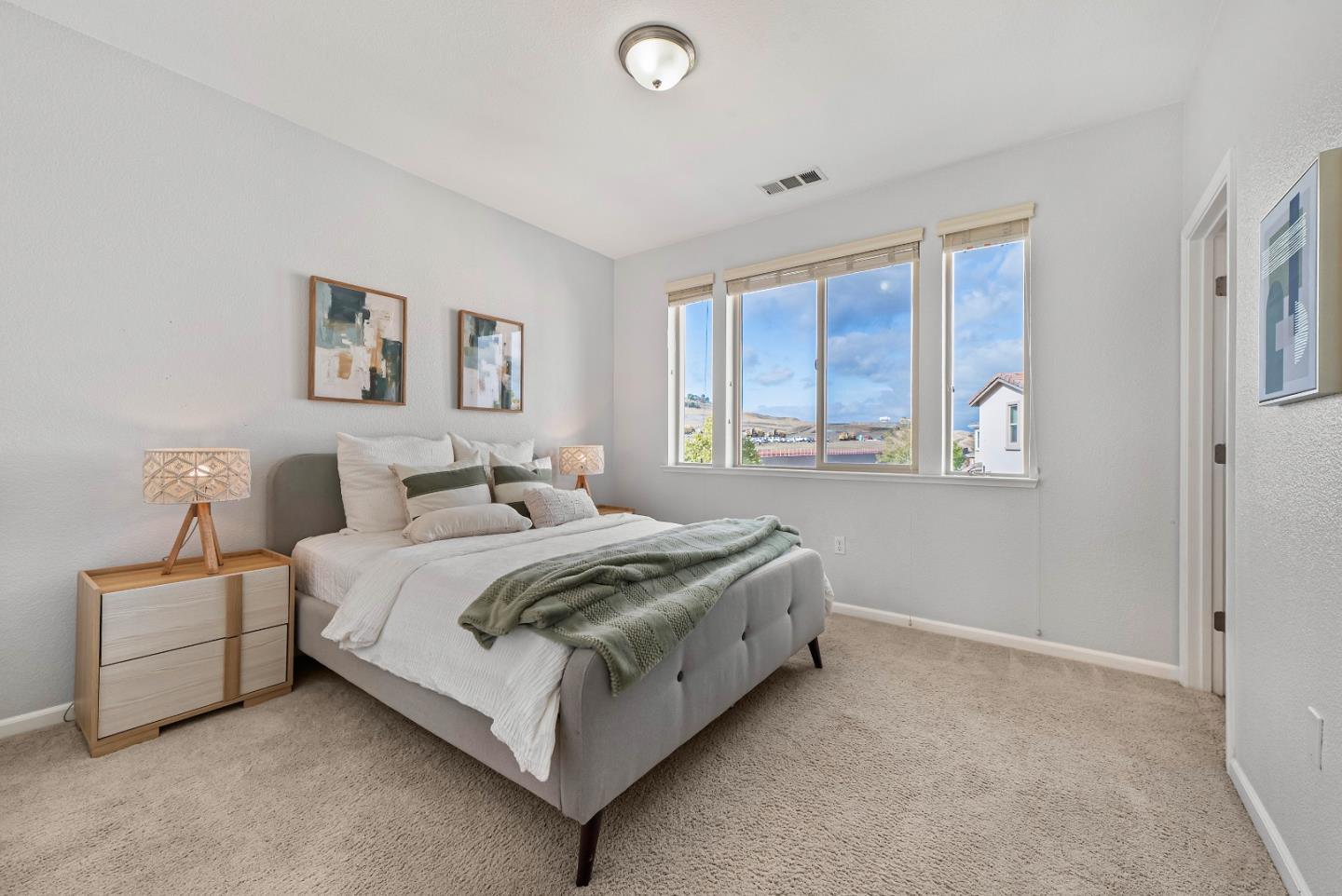 Detail Gallery Image 18 of 46 For 2753 Ferrara Cir, San Jose,  CA 95111 - 3 Beds | 3/1 Baths