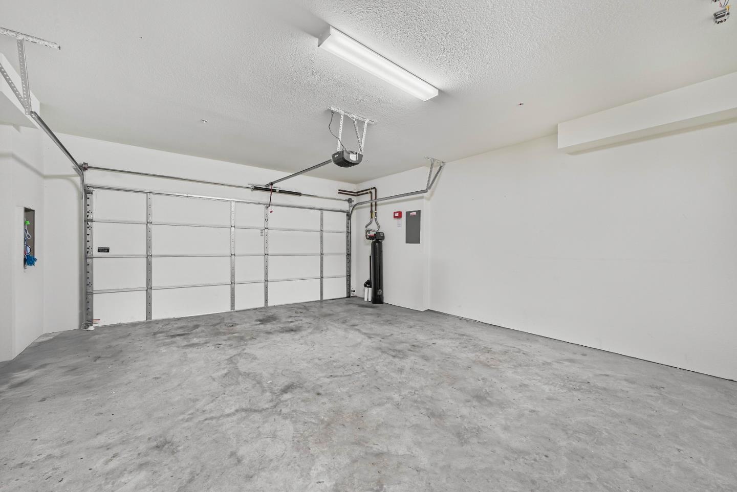 Detail Gallery Image 28 of 46 For 2753 Ferrara Cir, San Jose,  CA 95111 - 3 Beds | 3/1 Baths