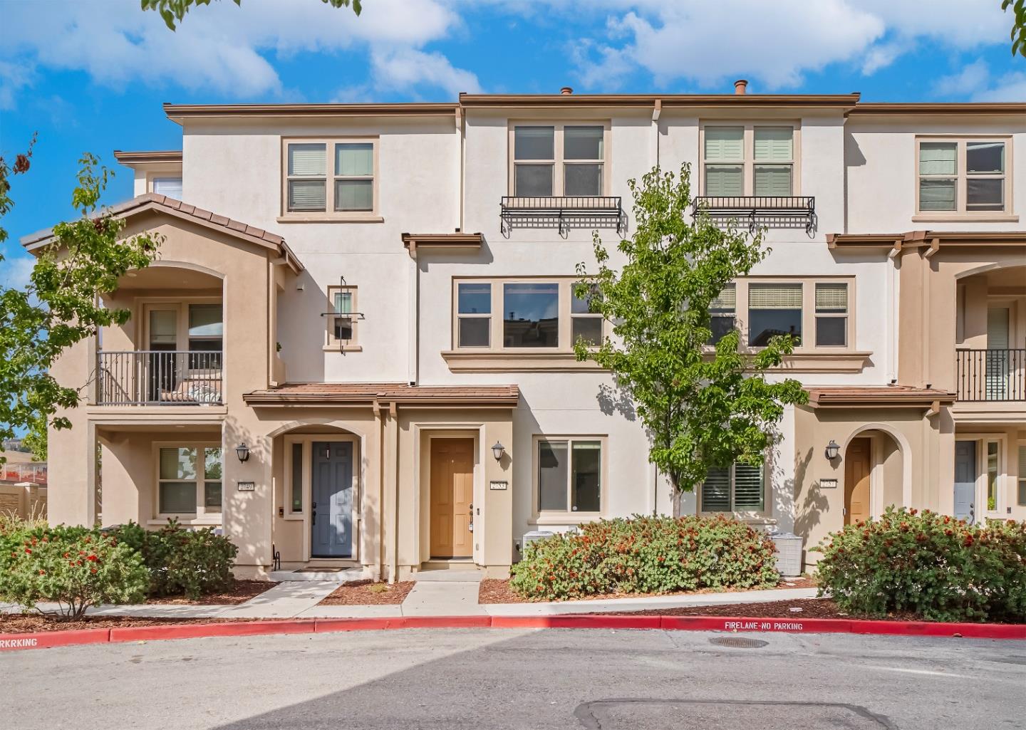 Detail Gallery Image 35 of 46 For 2753 Ferrara Cir, San Jose,  CA 95111 - 3 Beds | 3/1 Baths