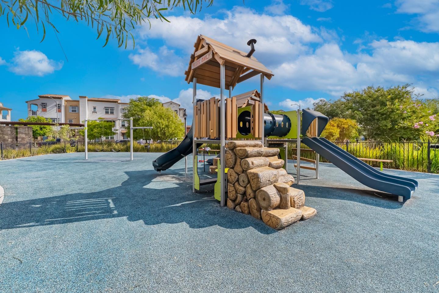 Detail Gallery Image 36 of 46 For 2753 Ferrara Cir, San Jose,  CA 95111 - 3 Beds | 3/1 Baths