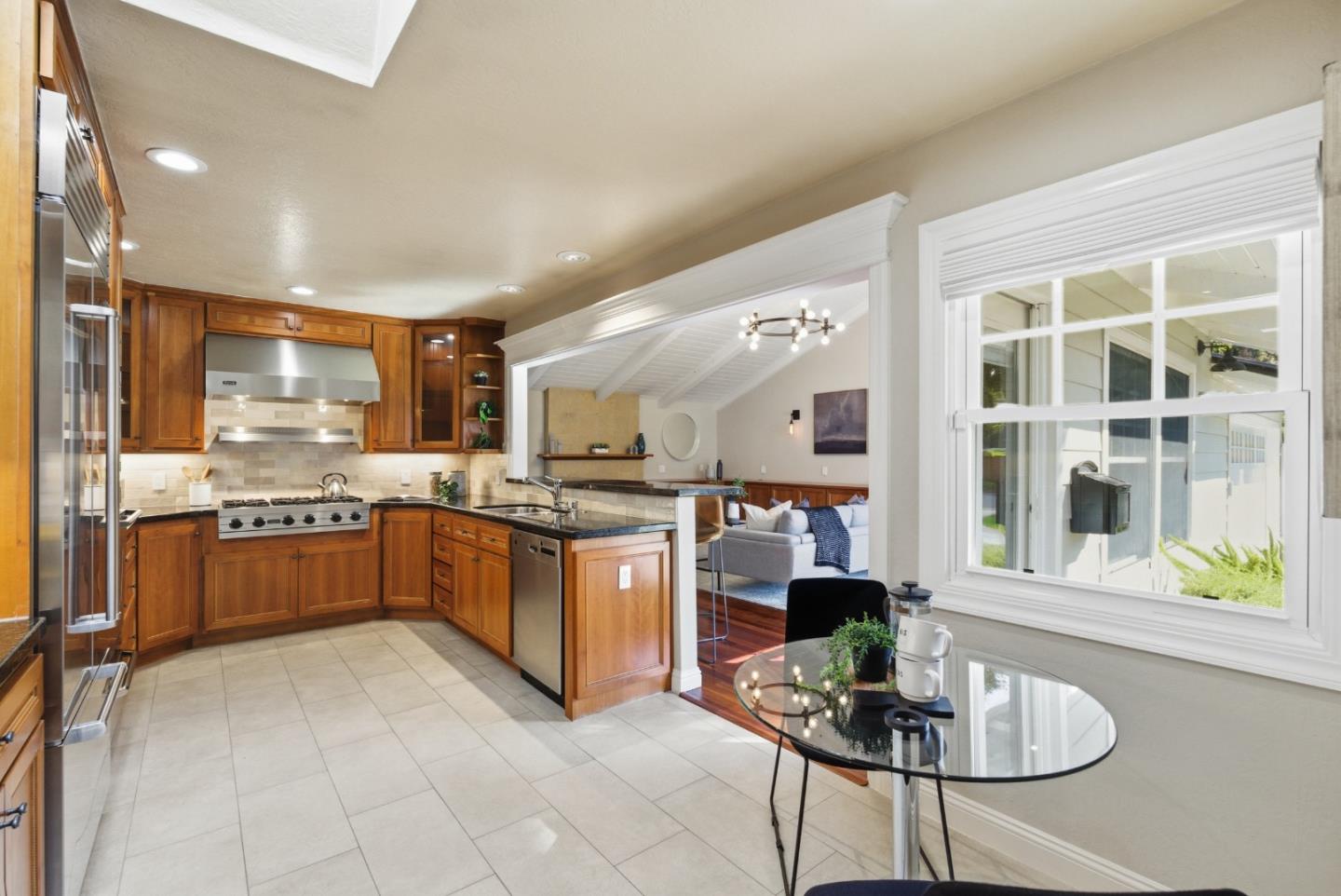 Detail Gallery Image 16 of 101 For 2177 Emory St, San Jose,  CA 95128 - 3 Beds | 2 Baths