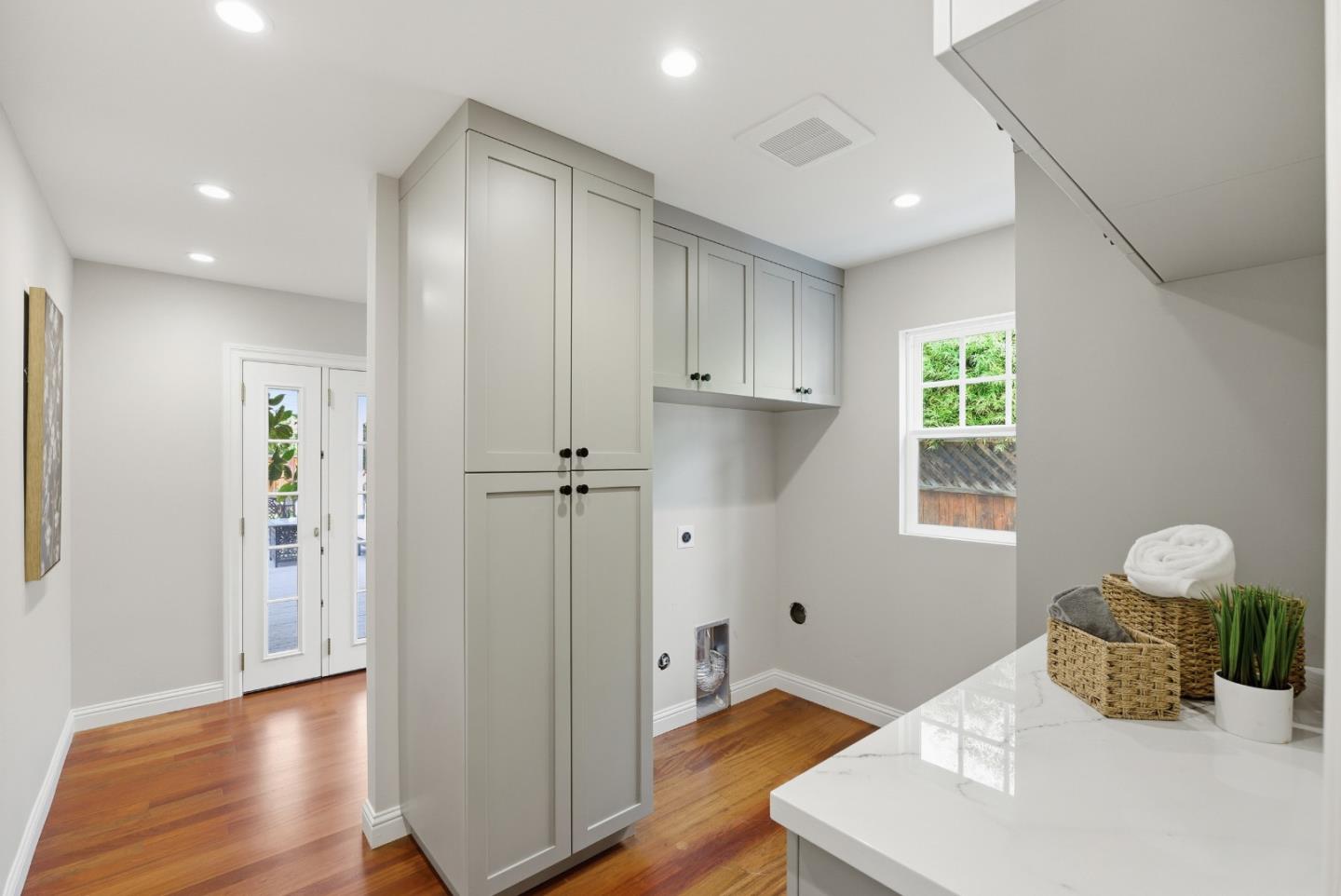 Detail Gallery Image 41 of 101 For 2177 Emory St, San Jose,  CA 95128 - 3 Beds | 2 Baths