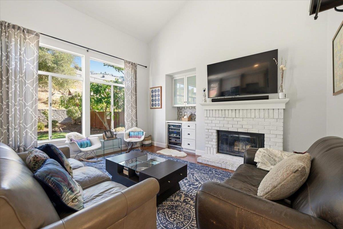 Detail Gallery Image 14 of 32 For 2777 Mira Bella Cir, Morgan Hill,  CA 95037 - 4 Beds | 3 Baths