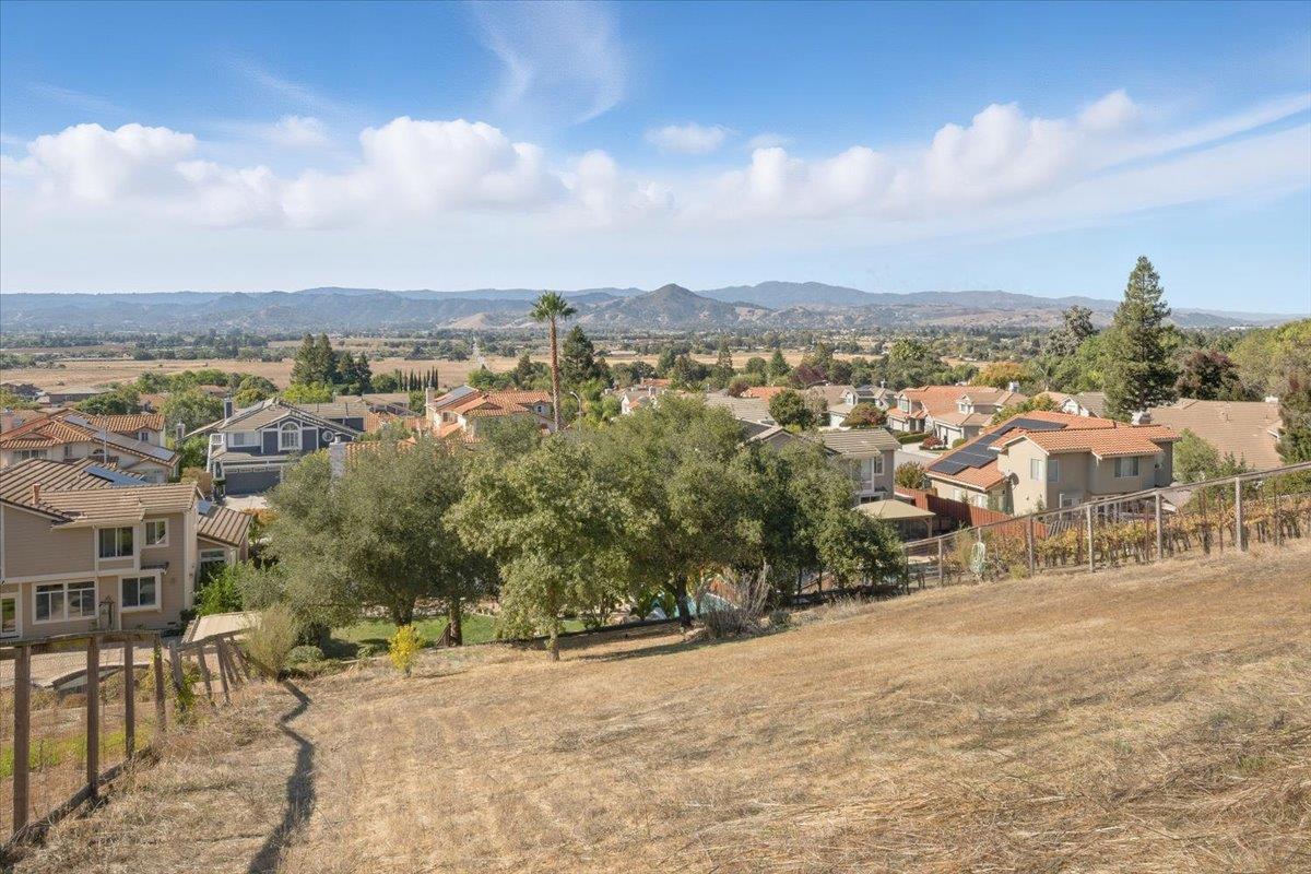 Detail Gallery Image 31 of 32 For 2777 Mira Bella Cir, Morgan Hill,  CA 95037 - 4 Beds | 3 Baths