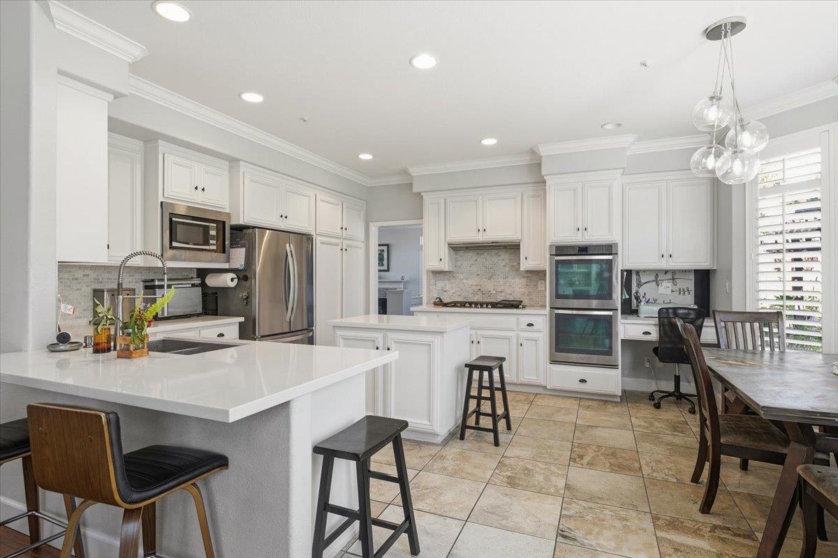 Detail Gallery Image 7 of 32 For 2777 Mira Bella Cir, Morgan Hill,  CA 95037 - 4 Beds | 3 Baths