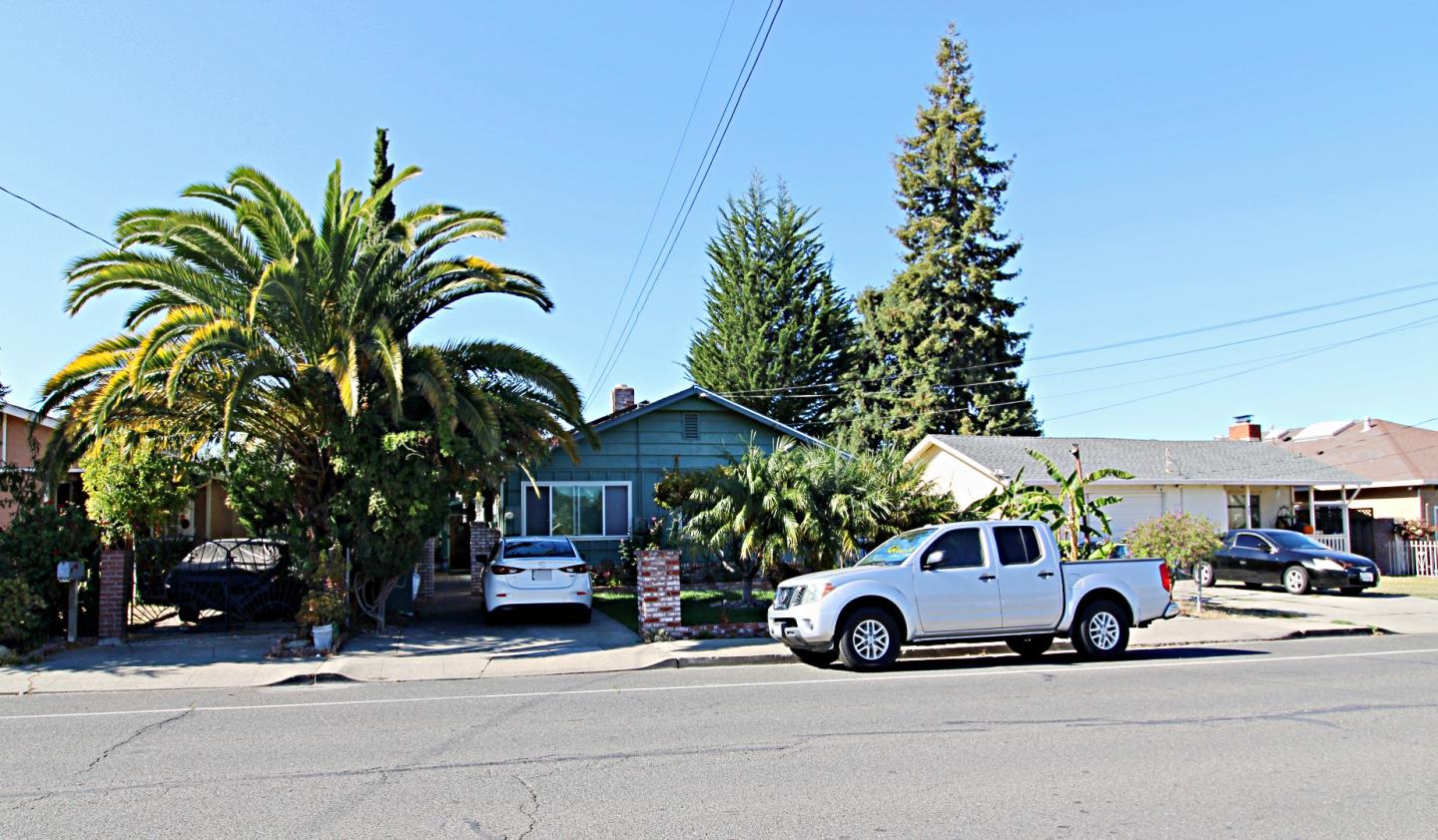 Detail Gallery Image 5 of 26 For 657 2nd Ave, Redwood City,  CA 94063 - 3 Beds | 2 Baths