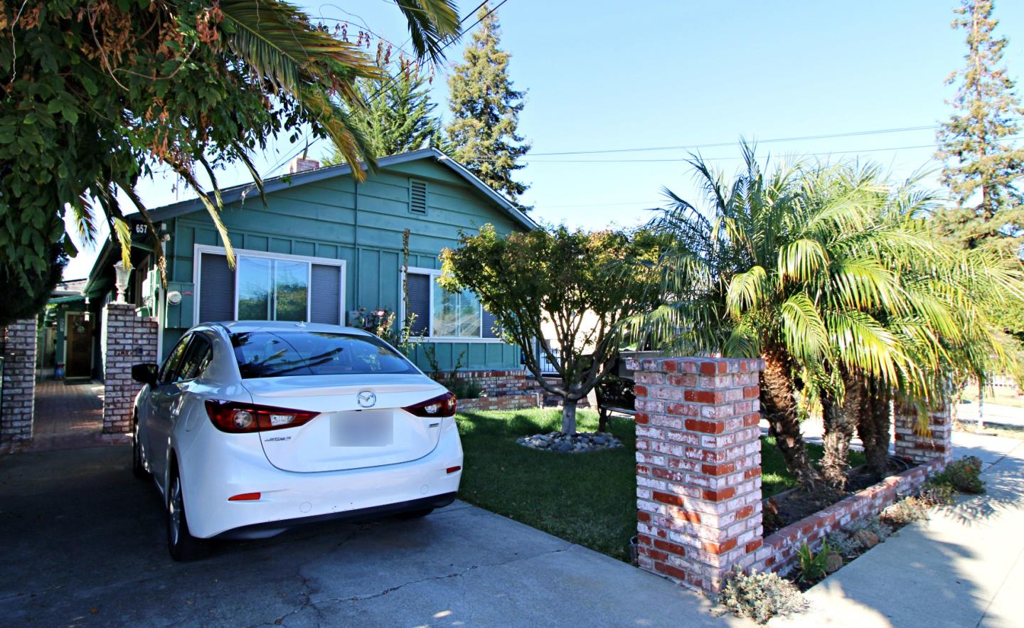 Detail Gallery Image 6 of 26 For 657 2nd Ave, Redwood City,  CA 94063 - 3 Beds | 2 Baths