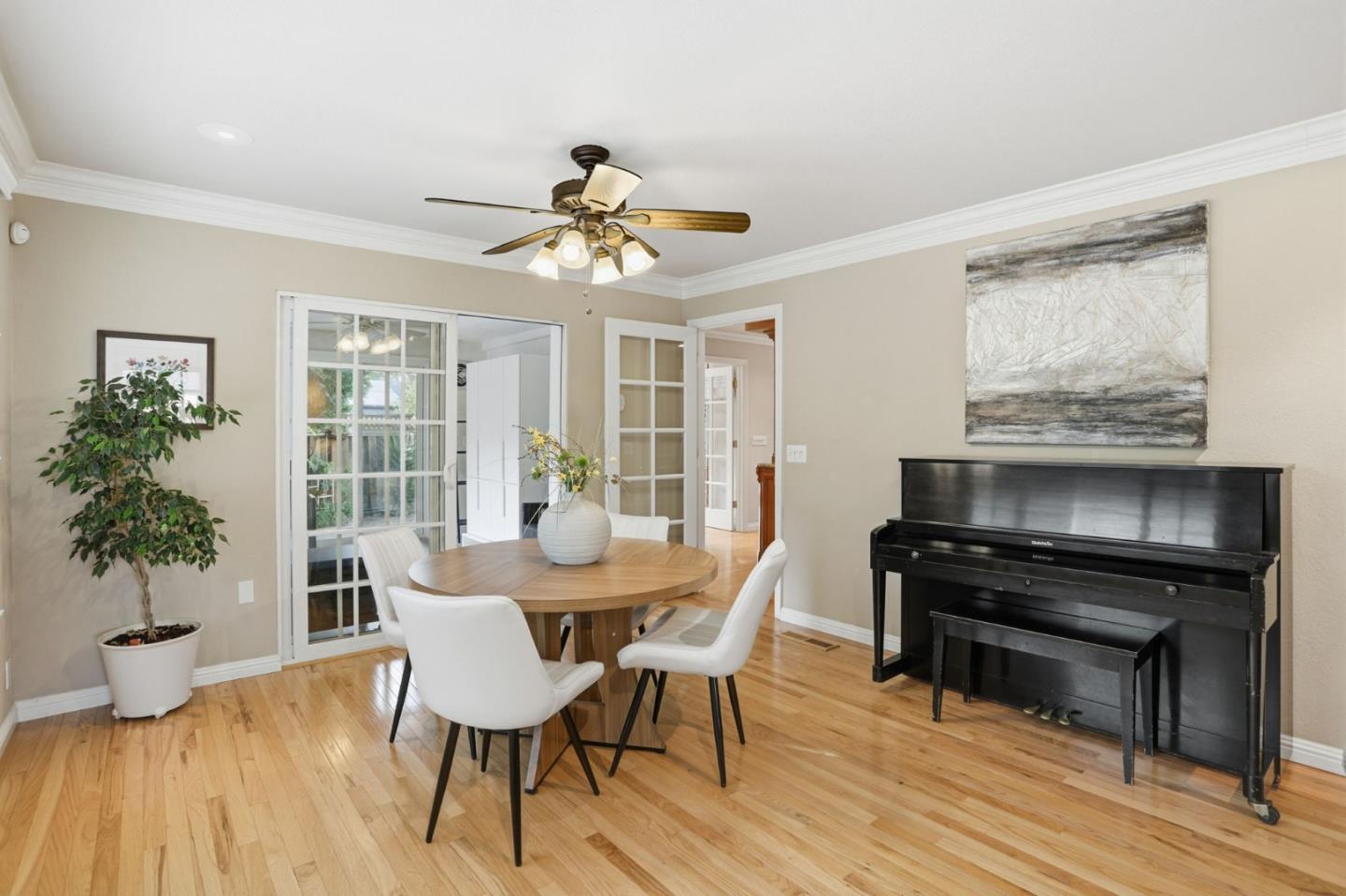 Detail Gallery Image 15 of 51 For 6415 Bevil Ct, San Jose,  CA 95123 - 5 Beds | 2/1 Baths