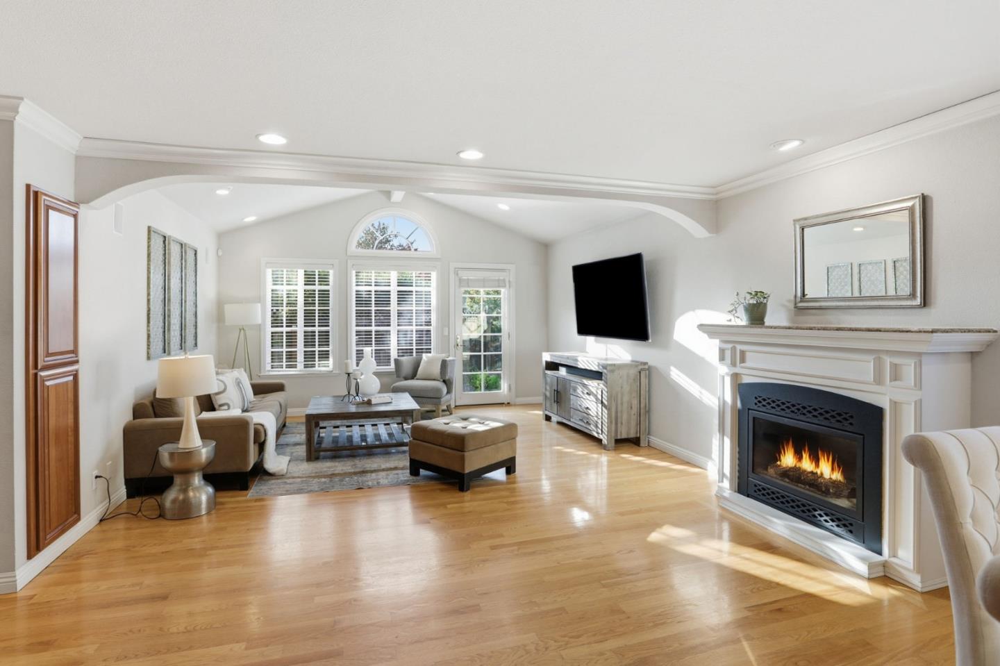 Detail Gallery Image 6 of 51 For 6415 Bevil Ct, San Jose,  CA 95123 - 5 Beds | 2/1 Baths