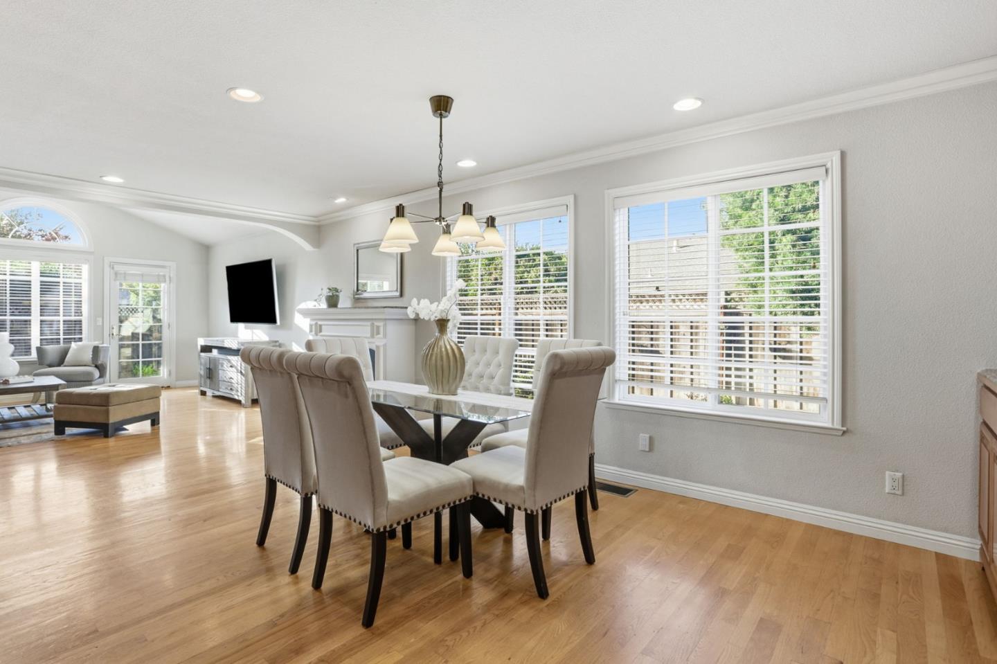 Detail Gallery Image 7 of 51 For 6415 Bevil Ct, San Jose,  CA 95123 - 5 Beds | 2/1 Baths