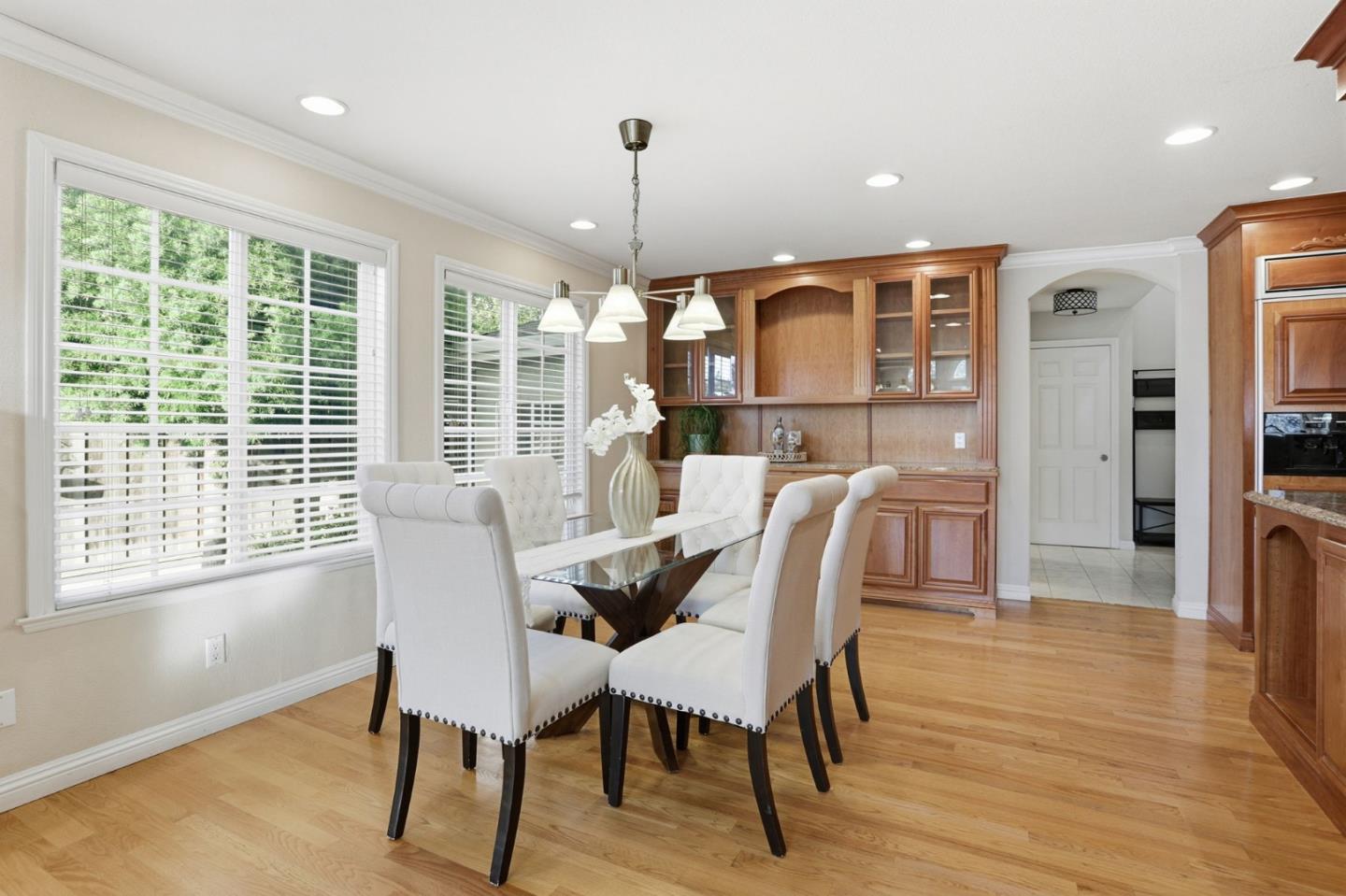 Detail Gallery Image 8 of 51 For 6415 Bevil Ct, San Jose,  CA 95123 - 5 Beds | 2/1 Baths