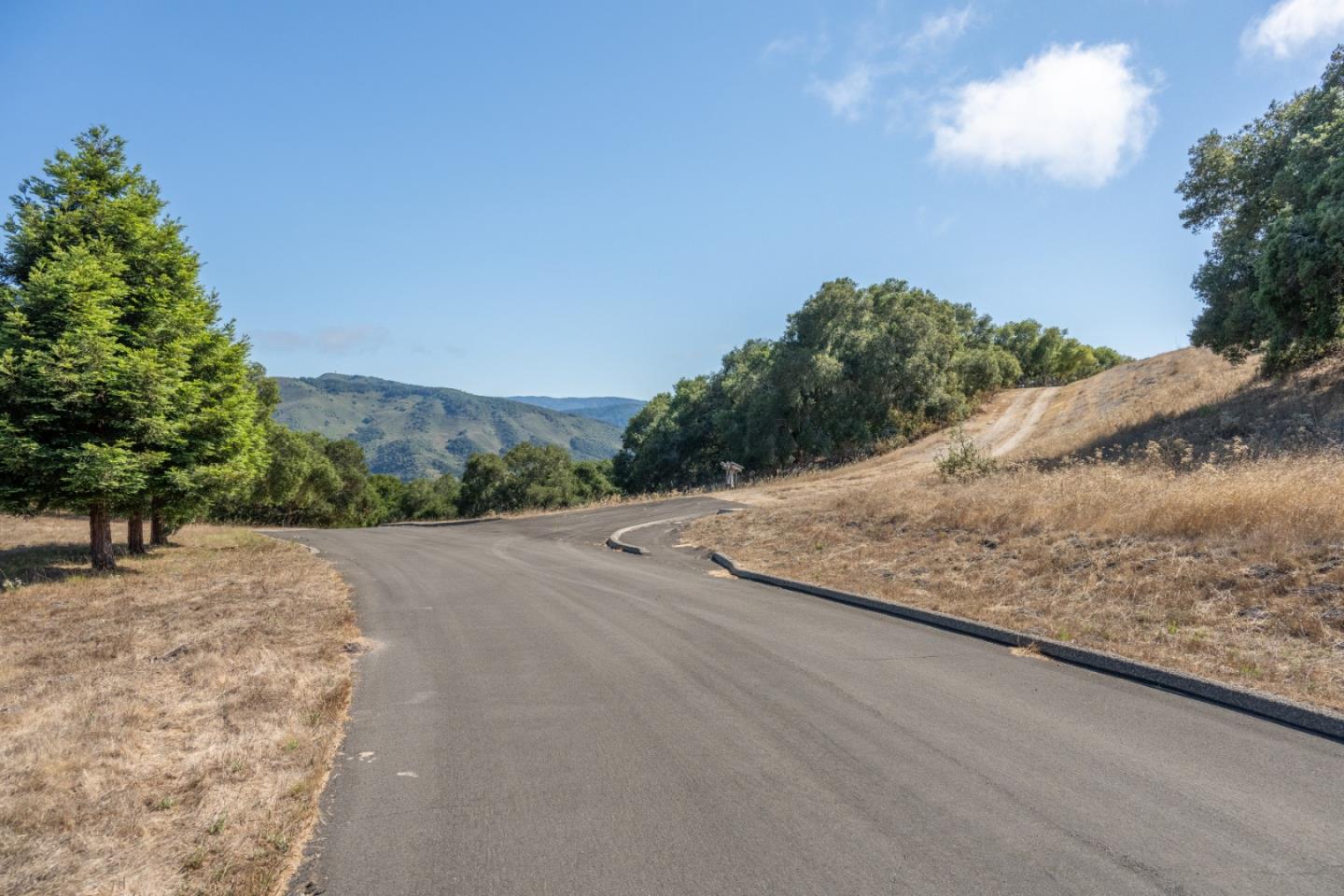 Detail Gallery Image 6 of 17 For 10190 Calle De Robles, Carmel,  CA 93923 - – Beds | – Baths