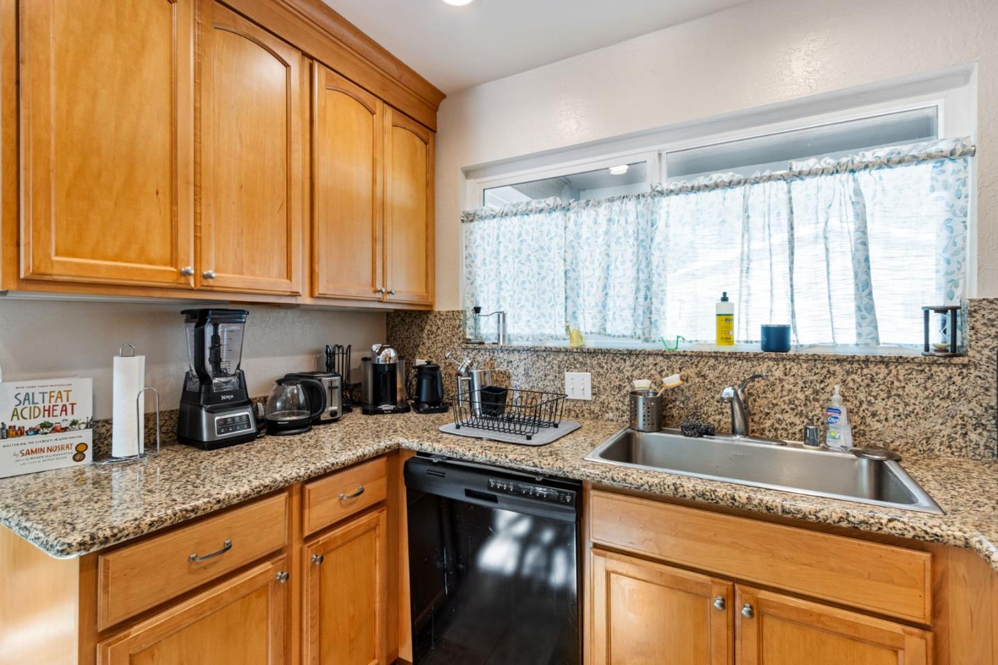 Detail Gallery Image 21 of 92 For 841 Partridge Ave, Menlo Park,  CA 94025 - – Beds | – Baths