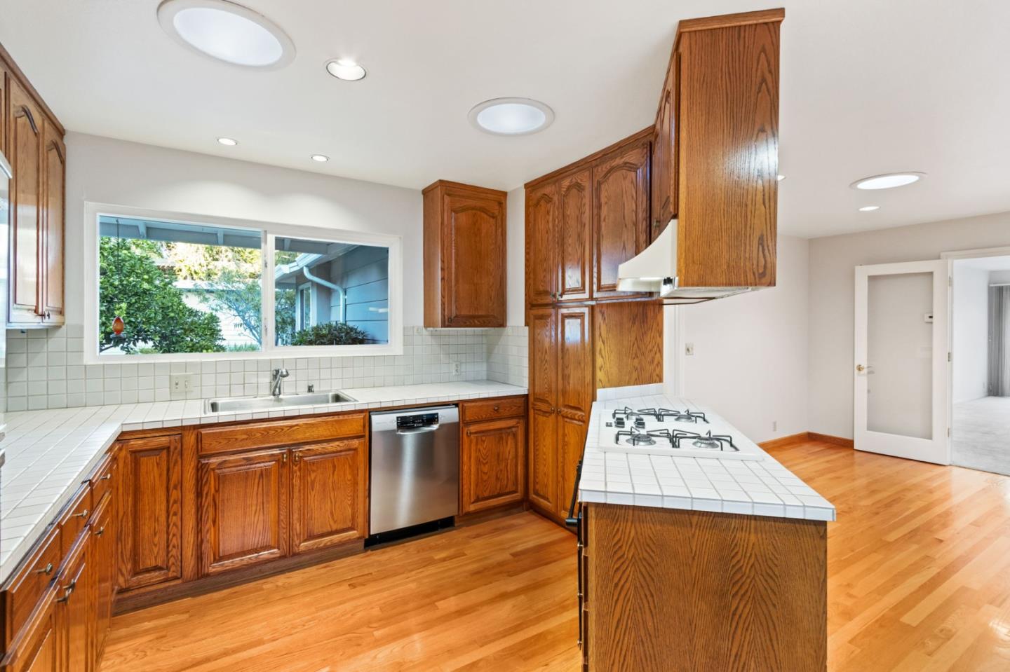 Detail Gallery Image 45 of 92 For 841 Partridge Ave, Menlo Park,  CA 94025 - – Beds | – Baths