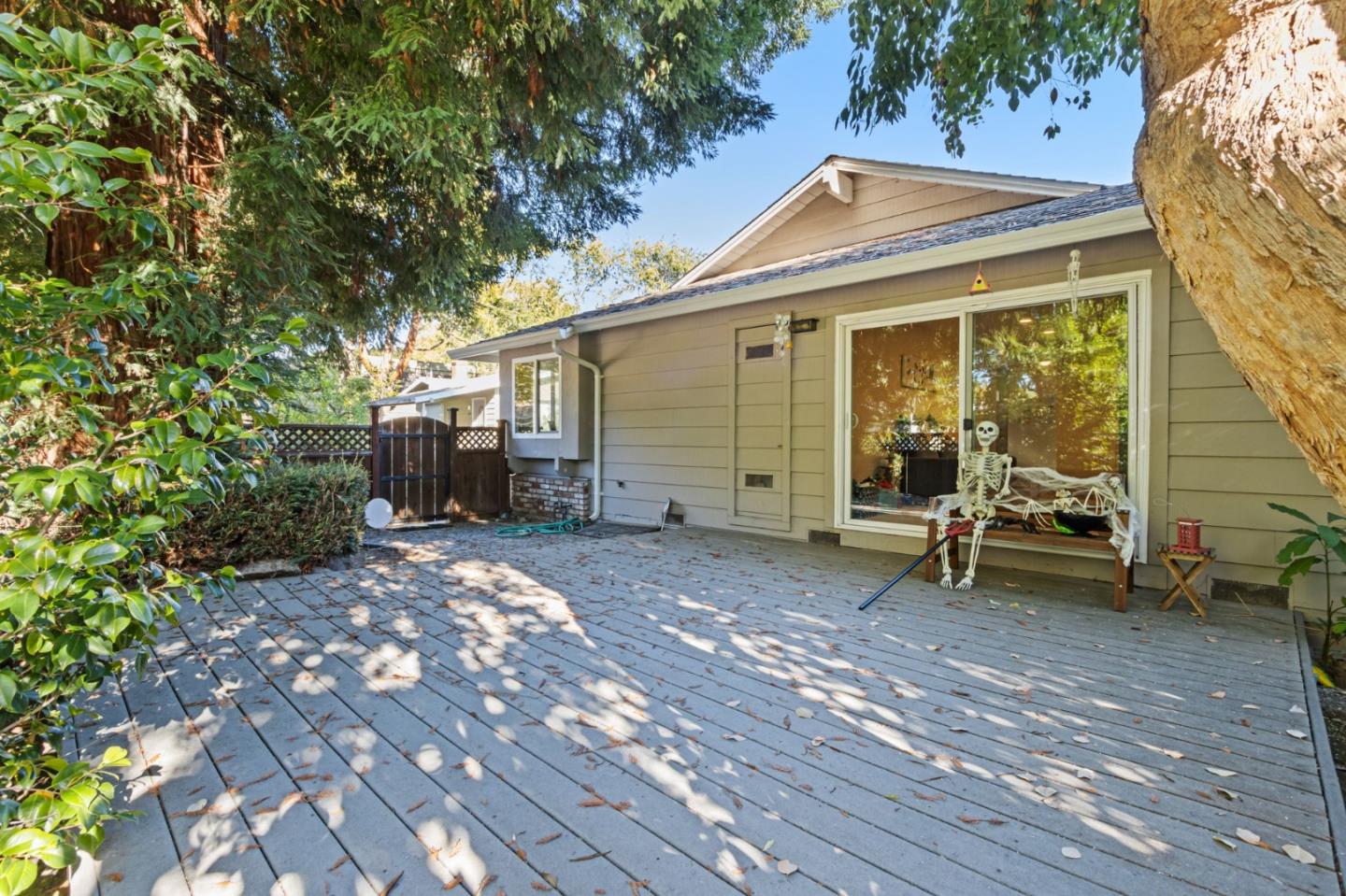 Detail Gallery Image 9 of 92 For 841 Partridge Ave, Menlo Park,  CA 94025 - – Beds | – Baths