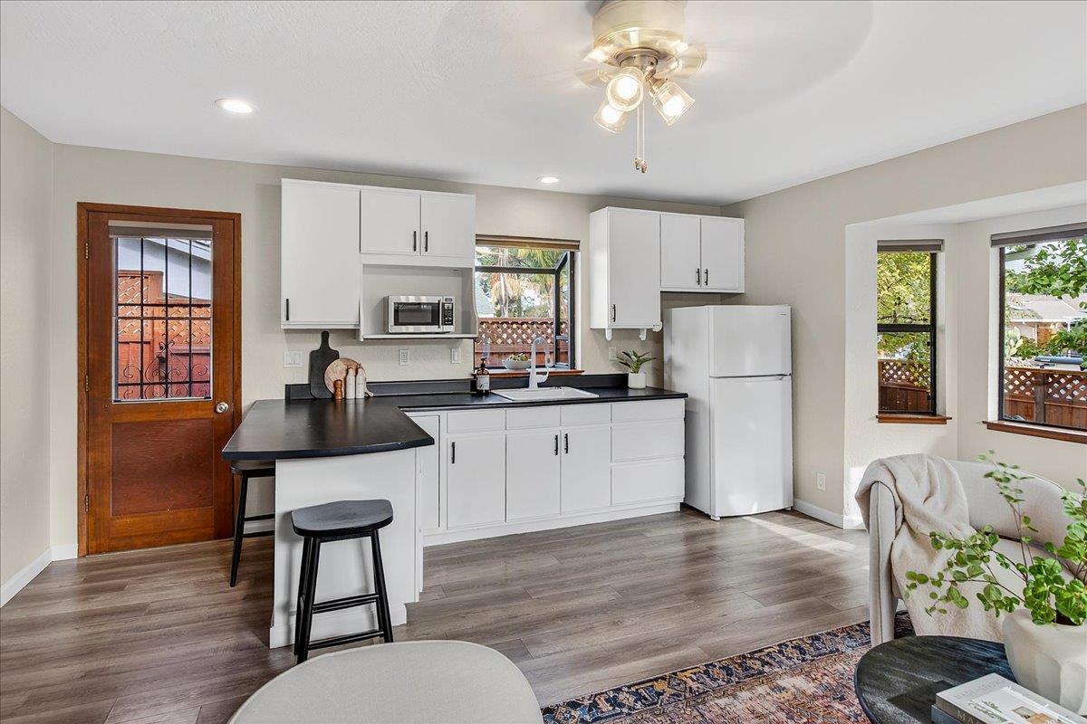 Detail Gallery Image 22 of 40 For 2544 Glenrio Dr, San Jose,  CA 95121 - 4 Beds | 4 Baths