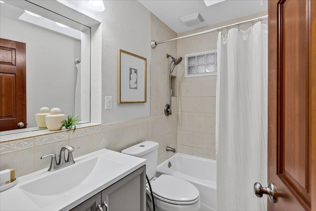 Detail Gallery Image 26 of 40 For 2544 Glenrio Dr, San Jose,  CA 95121 - 4 Beds | 4 Baths