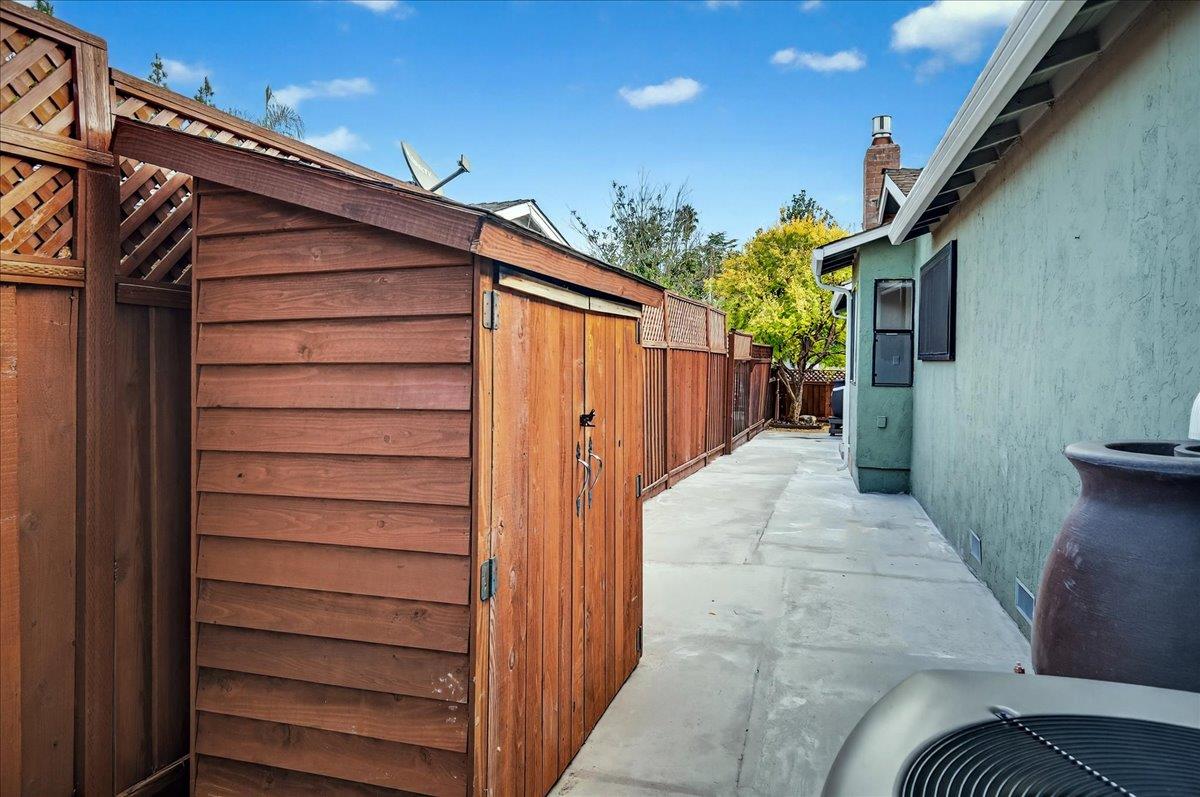 Detail Gallery Image 37 of 40 For 2544 Glenrio Dr, San Jose,  CA 95121 - 4 Beds | 4 Baths