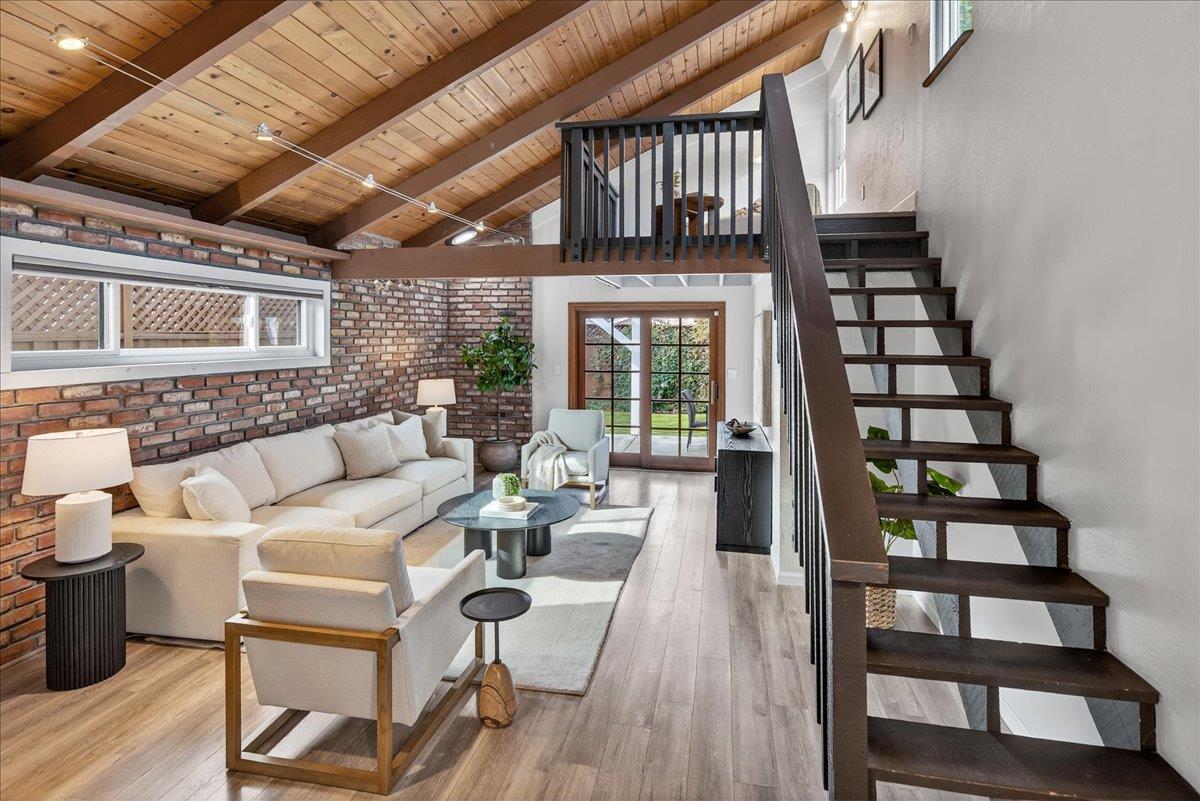 Detail Gallery Image 5 of 40 For 2544 Glenrio Dr, San Jose,  CA 95121 - 4 Beds | 4 Baths