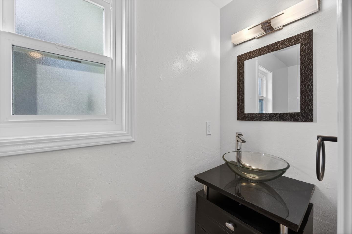 Detail Gallery Image 13 of 19 For 801 Cresta Vista Way, Aptos,  CA 95003 - 3 Beds | 2/1 Baths