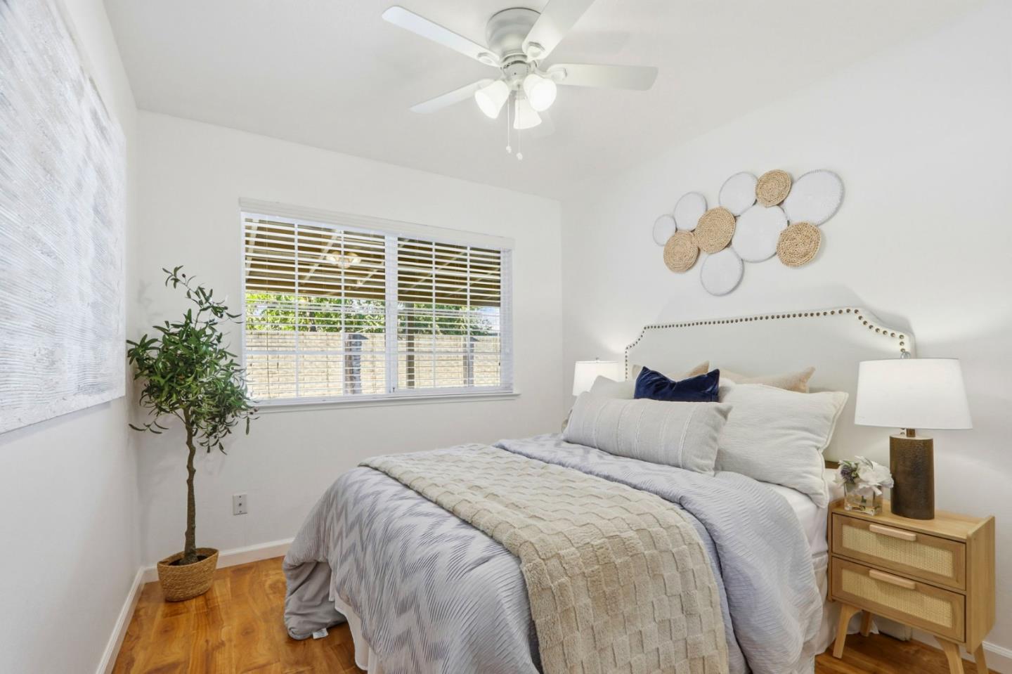 Detail Gallery Image 23 of 39 For 1671 Silvertree Dr, San Jose,  CA 95131 - 4 Beds | 2 Baths