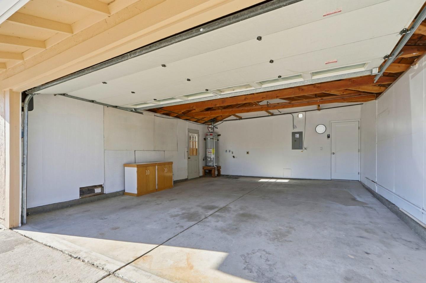 Detail Gallery Image 31 of 39 For 1671 Silvertree Dr, San Jose,  CA 95131 - 4 Beds | 2 Baths