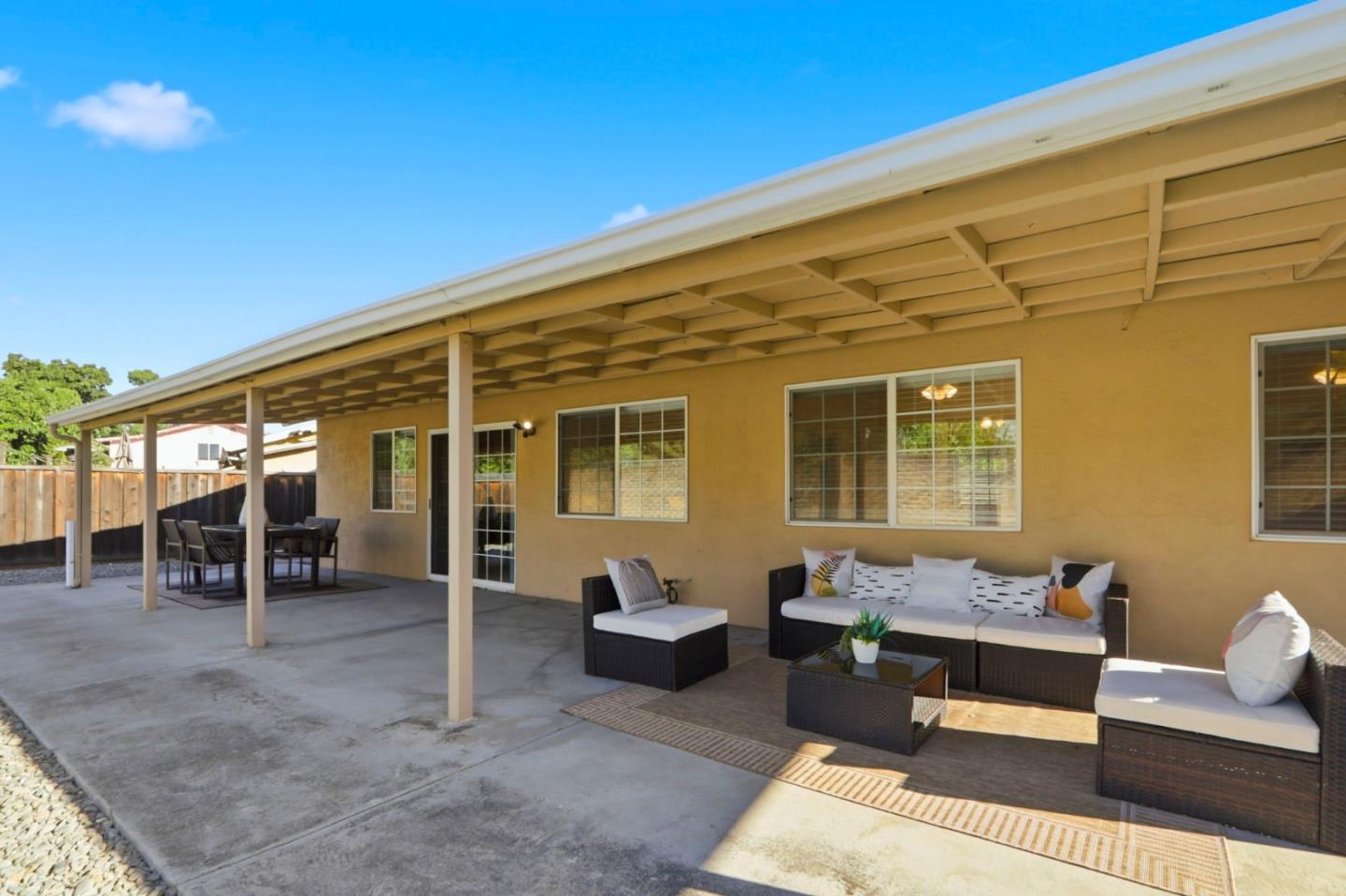 Detail Gallery Image 34 of 39 For 1671 Silvertree Dr, San Jose,  CA 95131 - 4 Beds | 2 Baths