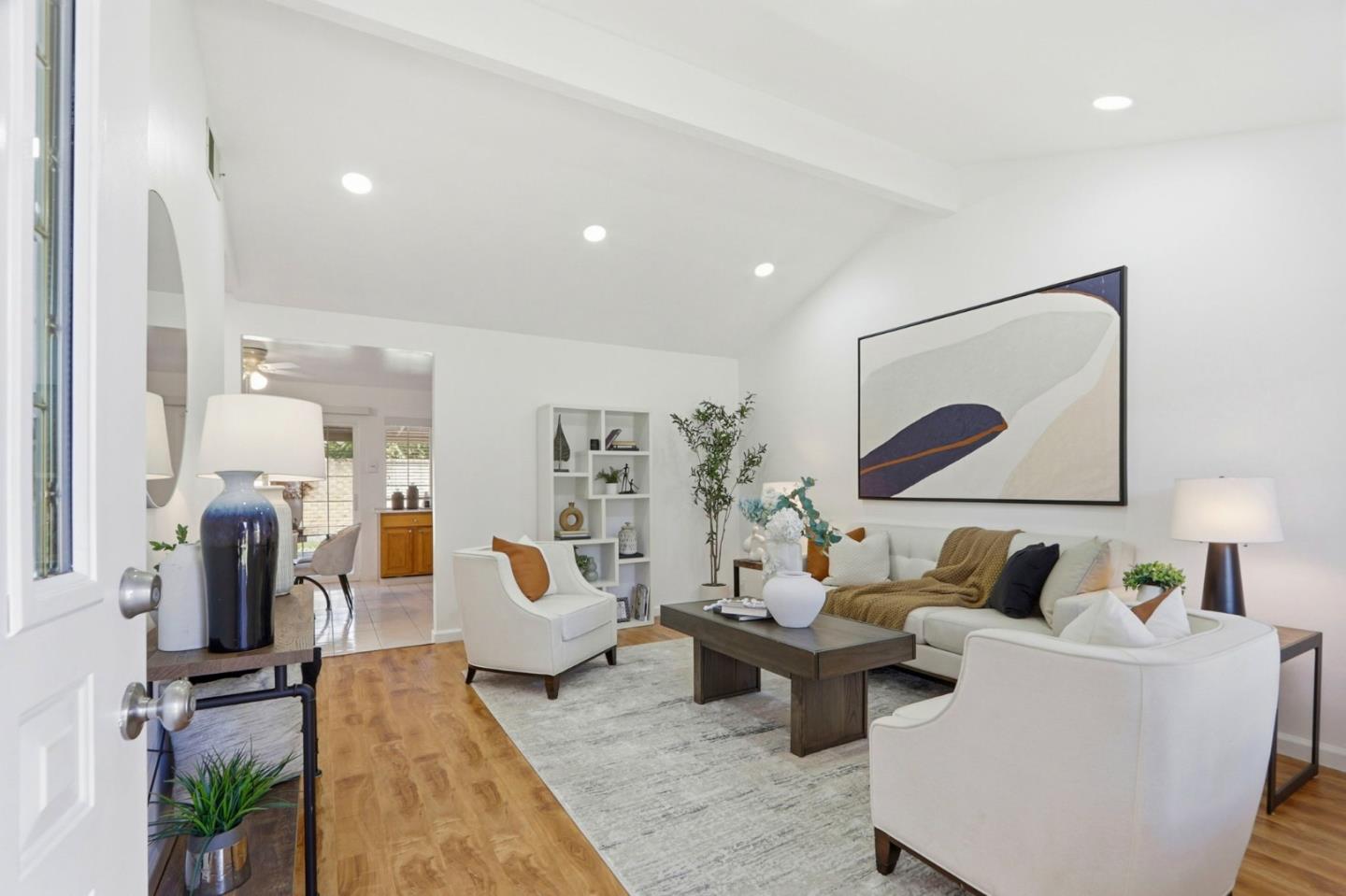 Detail Gallery Image 6 of 39 For 1671 Silvertree Dr, San Jose,  CA 95131 - 4 Beds | 2 Baths