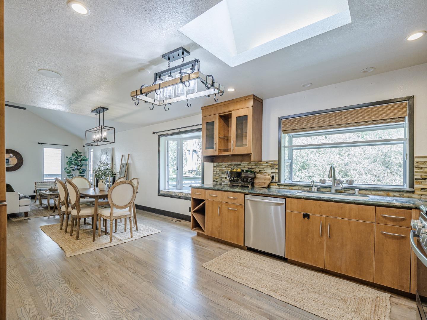 Detail Gallery Image 26 of 91 For 261 Dry Creek Rd, Aptos,  CA 95003 - 3 Beds | 3/1 Baths