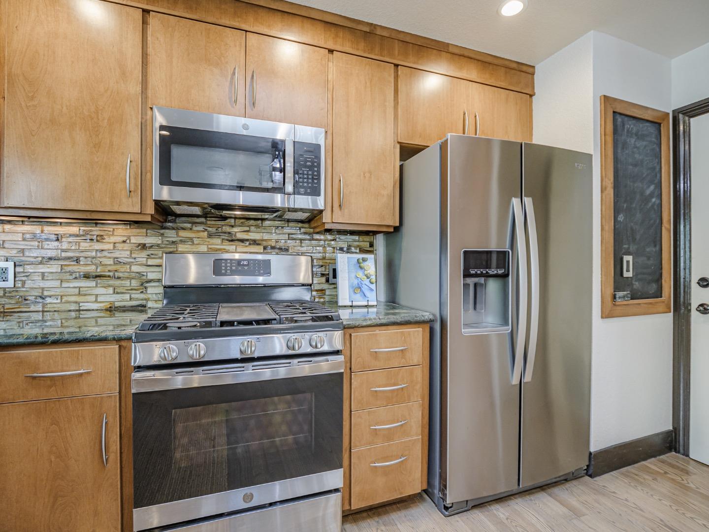 Detail Gallery Image 28 of 91 For 261 Dry Creek Rd, Aptos,  CA 95003 - 3 Beds | 3/1 Baths