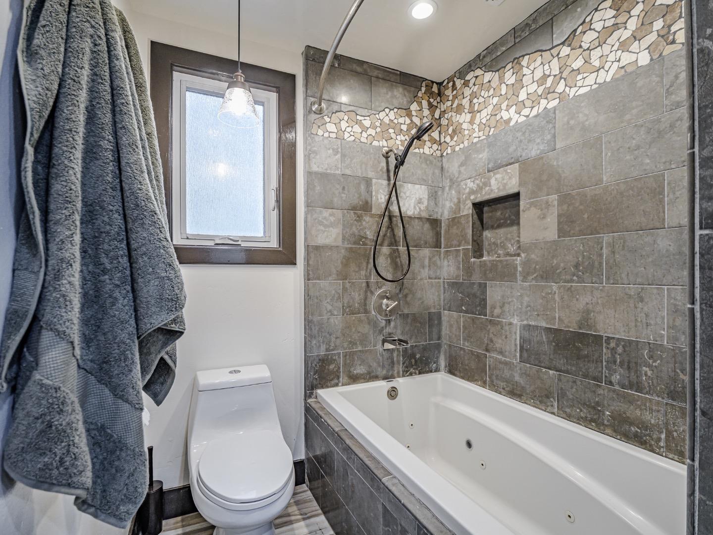 Detail Gallery Image 38 of 91 For 261 Dry Creek Rd, Aptos,  CA 95003 - 3 Beds | 3/1 Baths