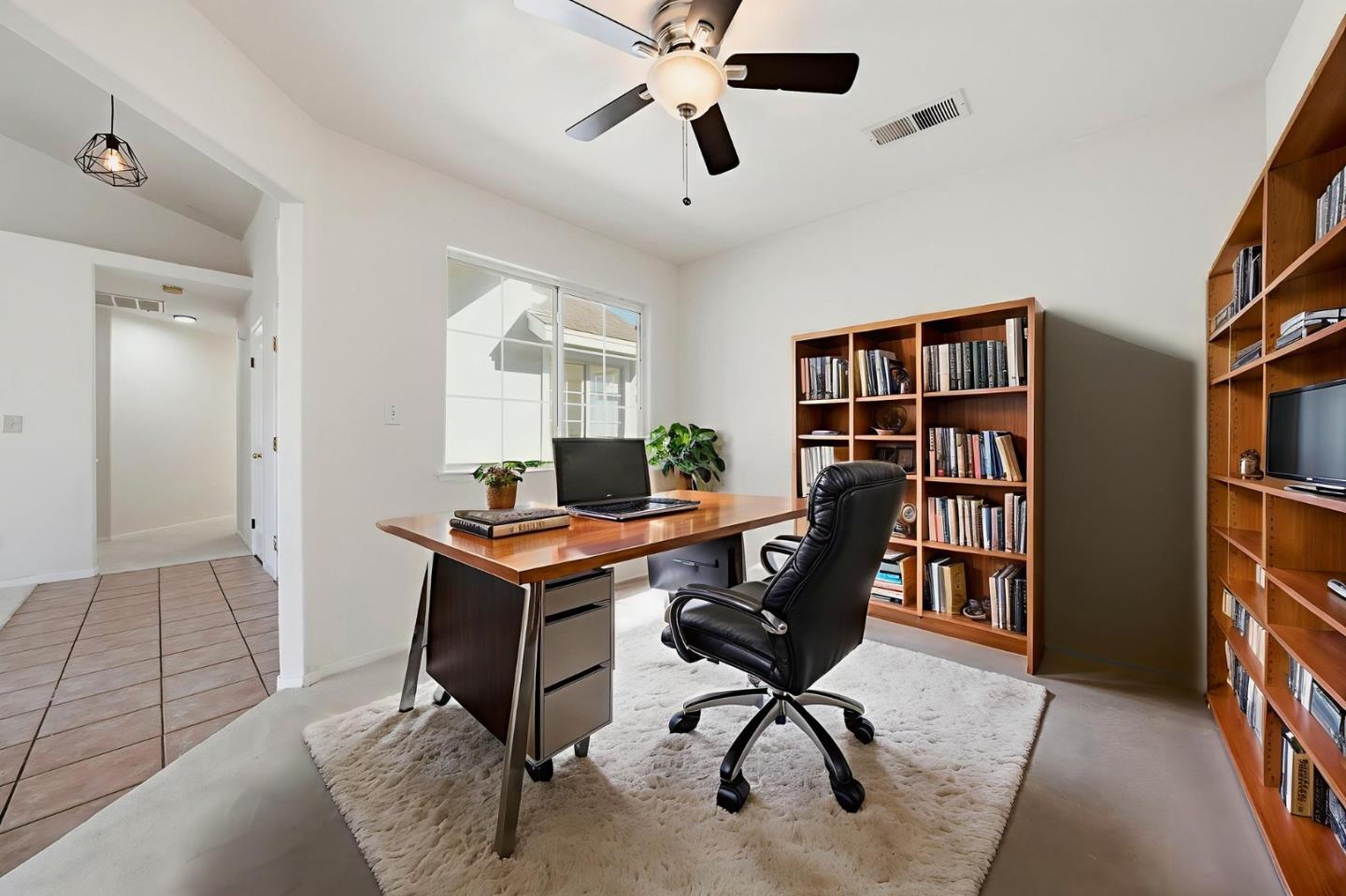 Detail Gallery Image 18 of 44 For 612 Saffron St, Hanford,  CA 93230 - 3 Beds | 2 Baths