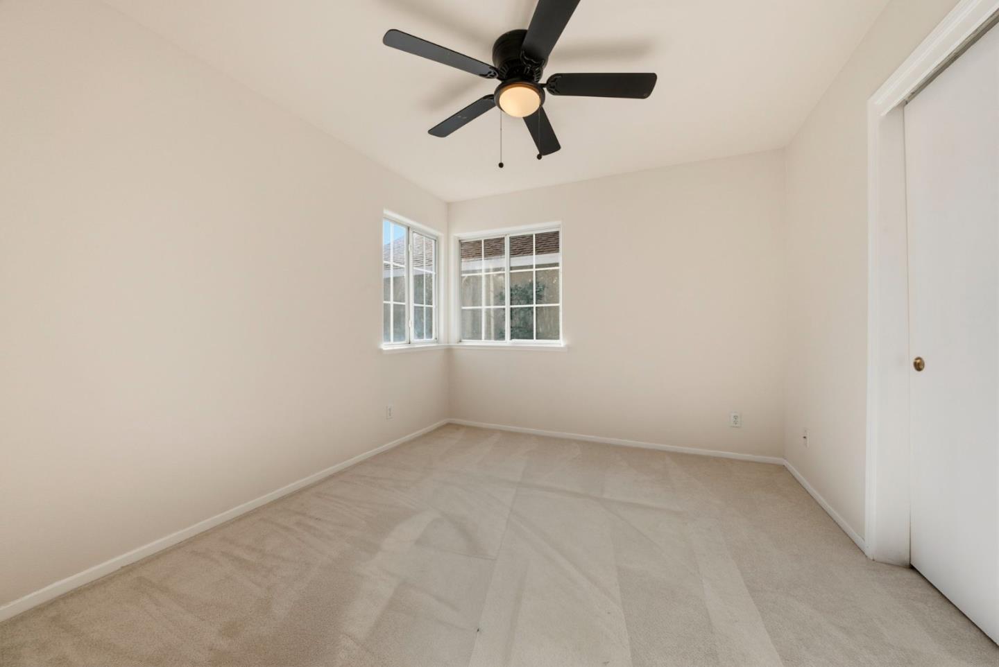 Detail Gallery Image 25 of 44 For 612 Saffron St, Hanford,  CA 93230 - 3 Beds | 2 Baths