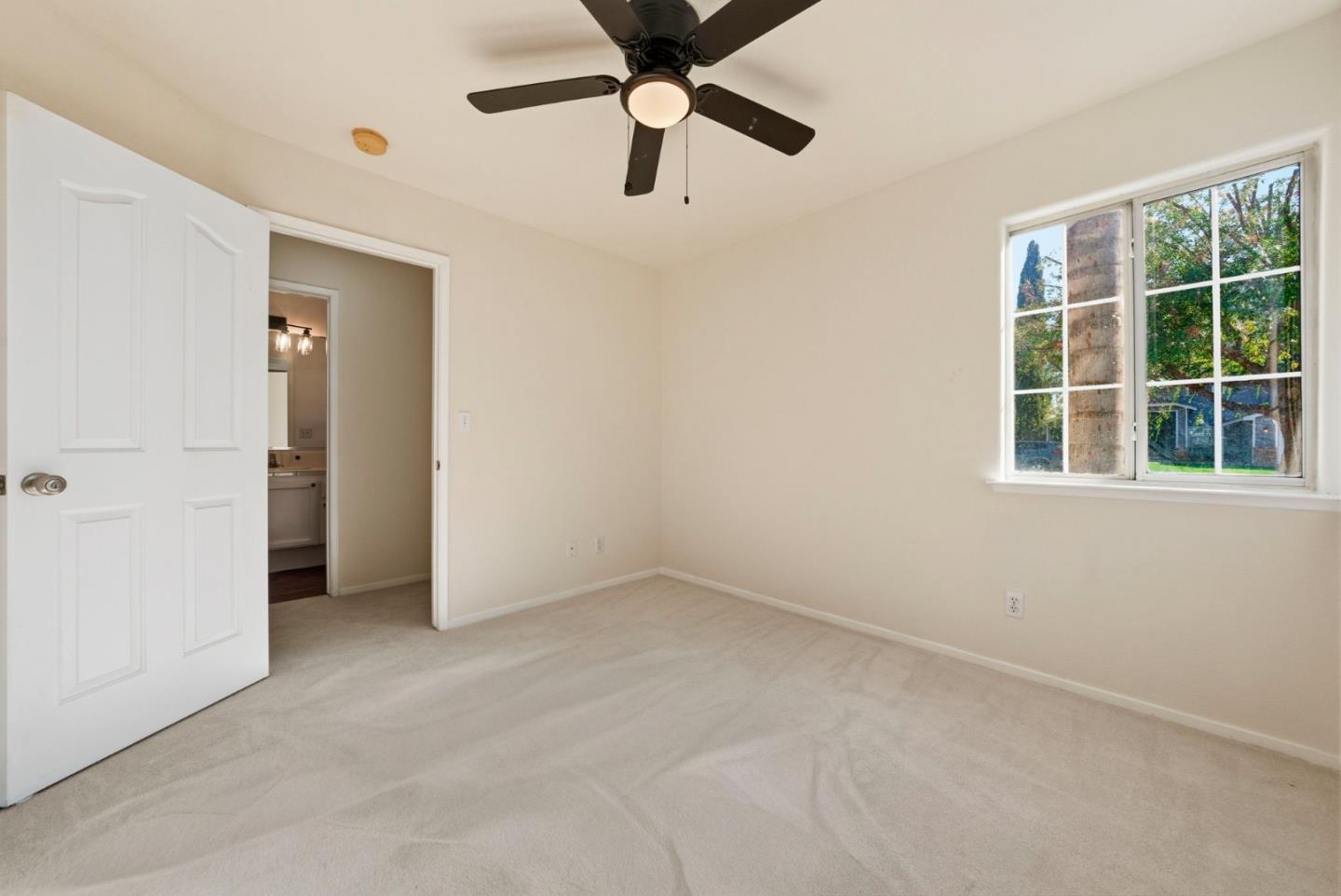 Detail Gallery Image 28 of 44 For 612 Saffron St, Hanford,  CA 93230 - 3 Beds | 2 Baths