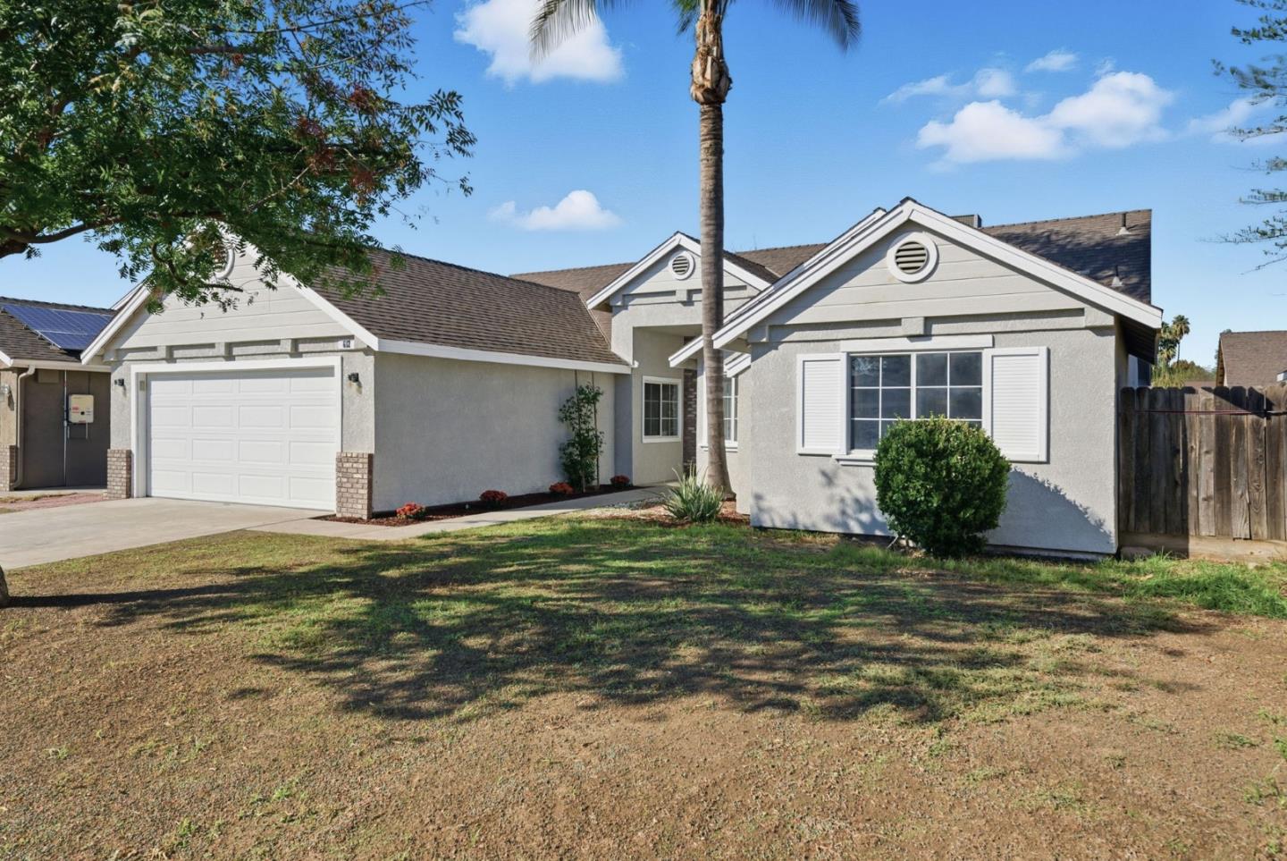 Detail Gallery Image 3 of 44 For 612 Saffron St, Hanford,  CA 93230 - 3 Beds | 2 Baths