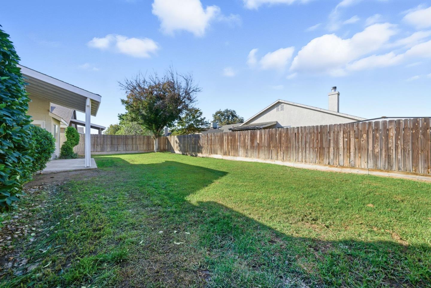 Detail Gallery Image 33 of 44 For 612 Saffron St, Hanford,  CA 93230 - 3 Beds | 2 Baths