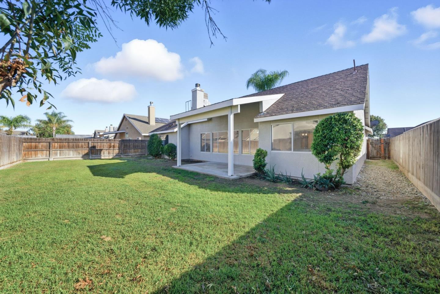 Detail Gallery Image 34 of 44 For 612 Saffron St, Hanford,  CA 93230 - 3 Beds | 2 Baths