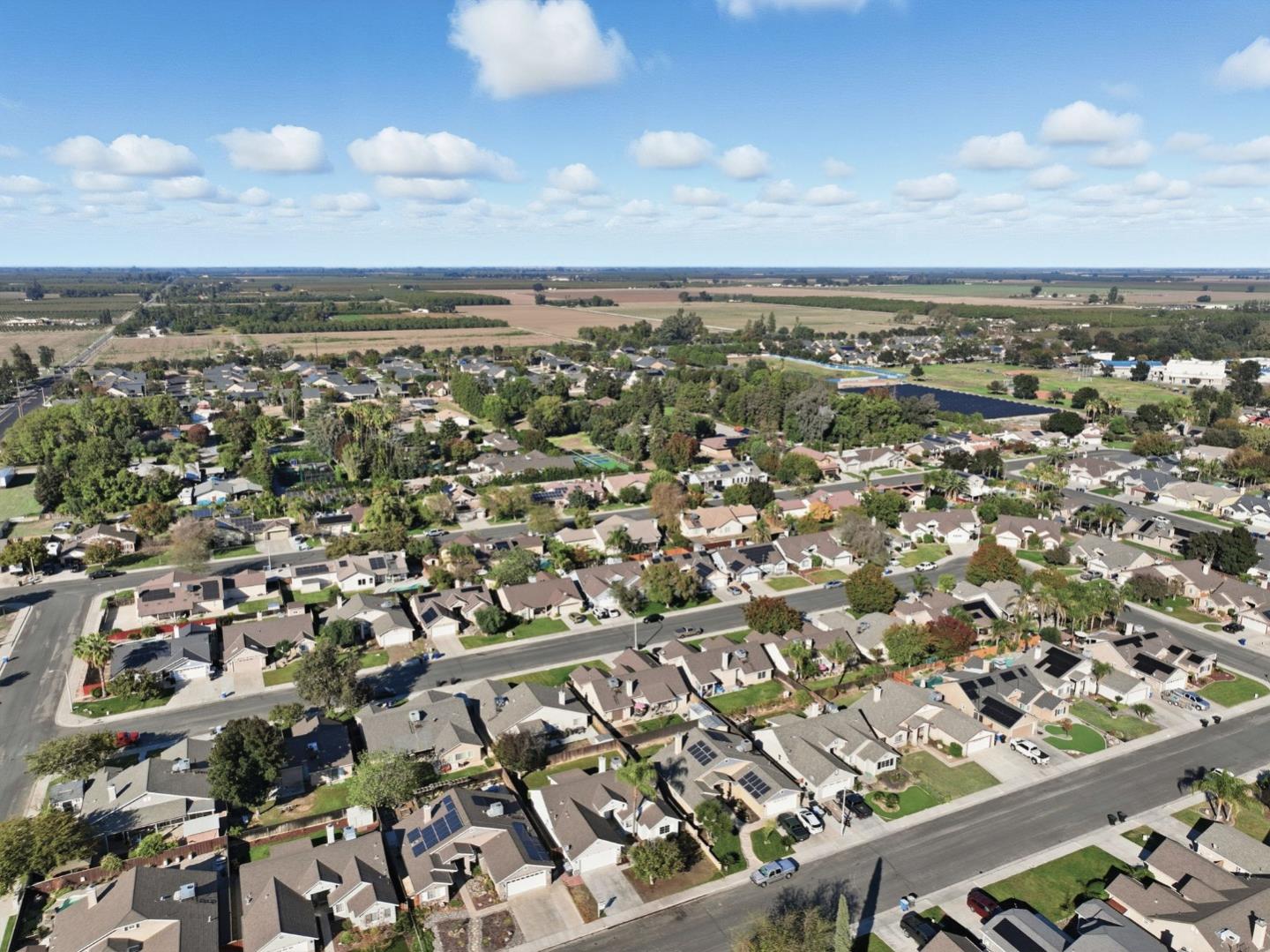 Detail Gallery Image 40 of 44 For 612 Saffron St, Hanford,  CA 93230 - 3 Beds | 2 Baths