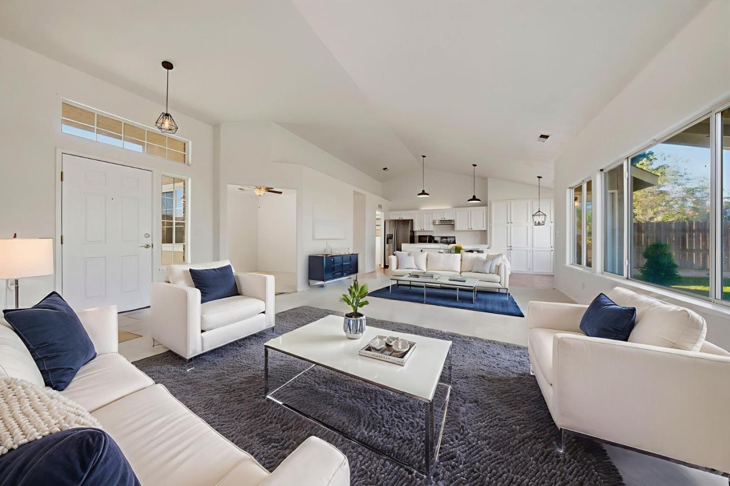 Detail Gallery Image 7 of 44 For 612 Saffron St, Hanford,  CA 93230 - 3 Beds | 2 Baths